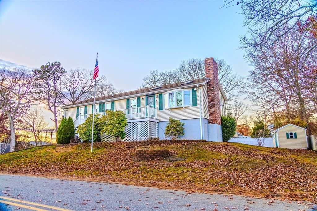 7 Roosevelt St, Wareham, MA 02571