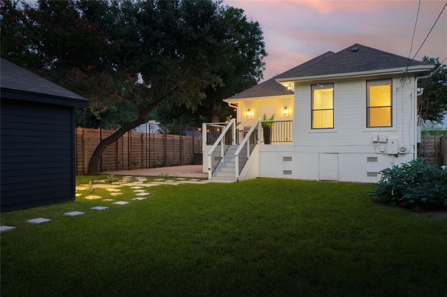 1018 Shelley Ave, Austin, TX 78703