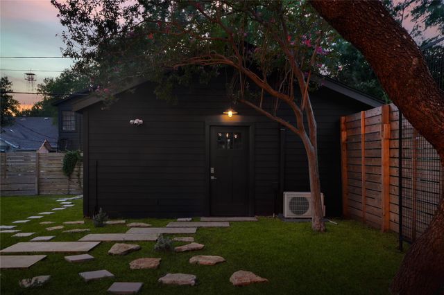 1018 Shelley Ave, Austin, TX 78703