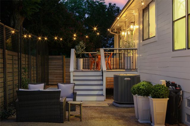 1018 Shelley Ave, Austin, TX 78703