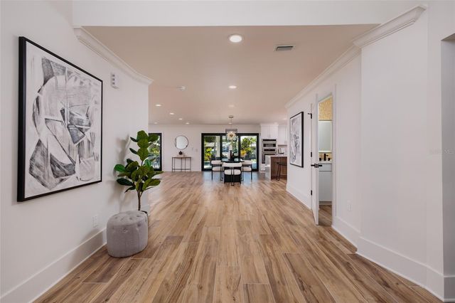 2032 KANSAS AVENUE NE, St Petersburg, FL 33703