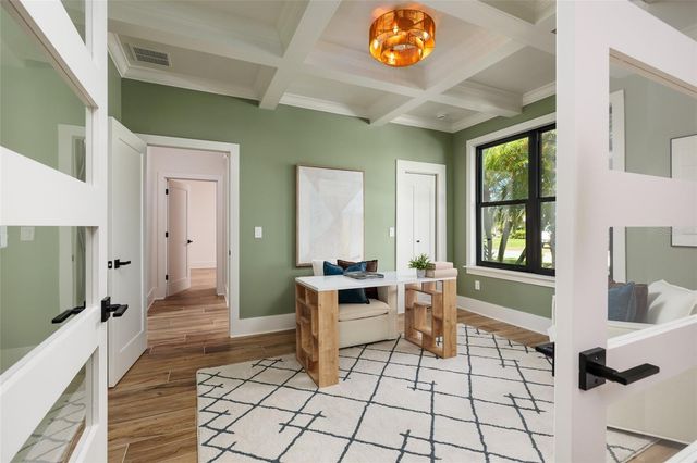 2032 KANSAS AVENUE NE, St Petersburg, FL 33703