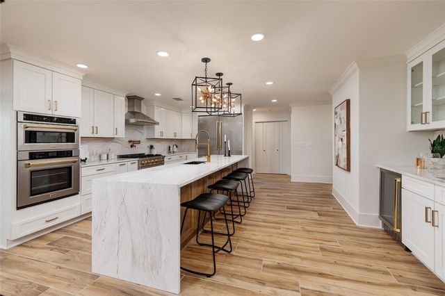 2032 KANSAS AVENUE NE, St Petersburg, FL 33703