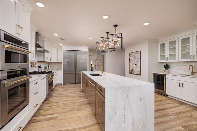 2032 KANSAS AVENUE NE, St Petersburg, FL 33703