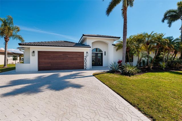 2032 KANSAS AVENUE NE, St Petersburg, FL 33703