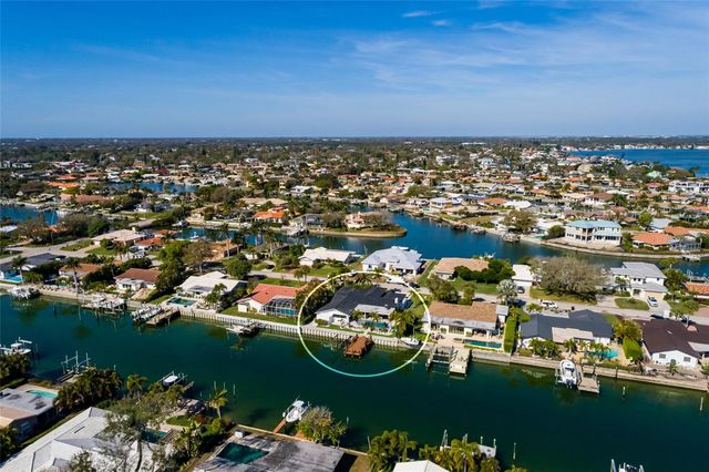 2032 KANSAS AVENUE NE, St Petersburg, FL 33703