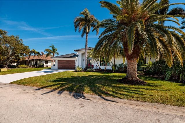 2032 KANSAS AVENUE NE, St Petersburg, FL 33703