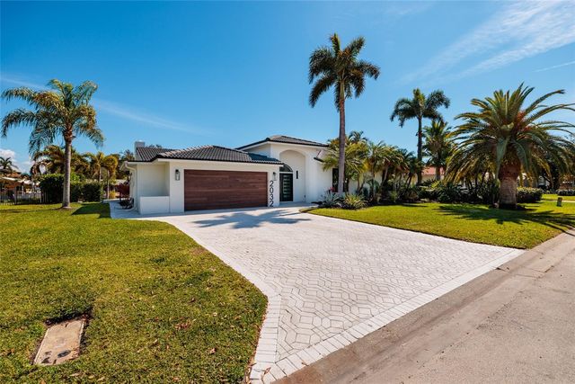 2032 KANSAS AVENUE NE, St Petersburg, FL 33703