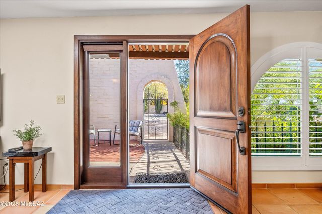 5011 N Pueblo Villas Drive, Tucson, AZ 85704