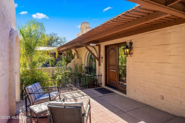 5011 N Pueblo Villas Drive, Tucson, AZ 85704