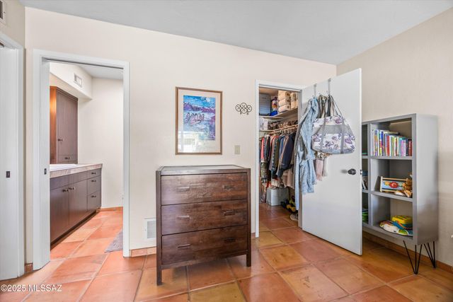 5011 N Pueblo Villas Drive, Tucson, AZ 85704