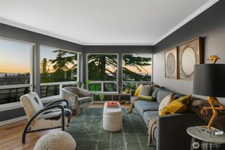 550 Elm Way #301, Edmonds, WA 98020
