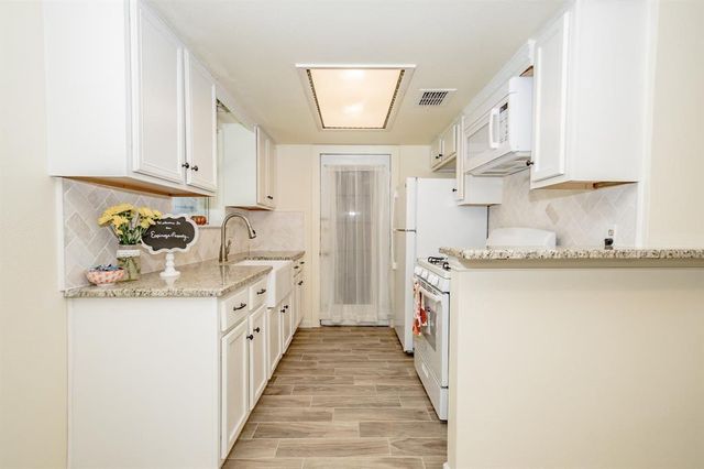 12106 Pompton Drive, Houston, TX 77089