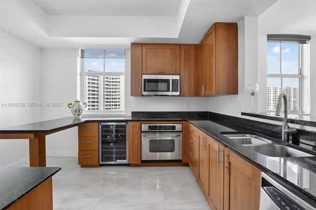 3340 NE 190th St 1101, Aventura, FL 33180