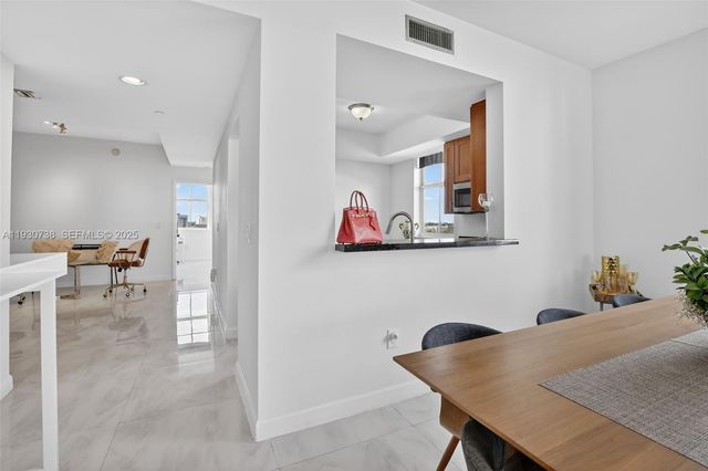 3340 NE 190th St 1101, Aventura, FL 33180