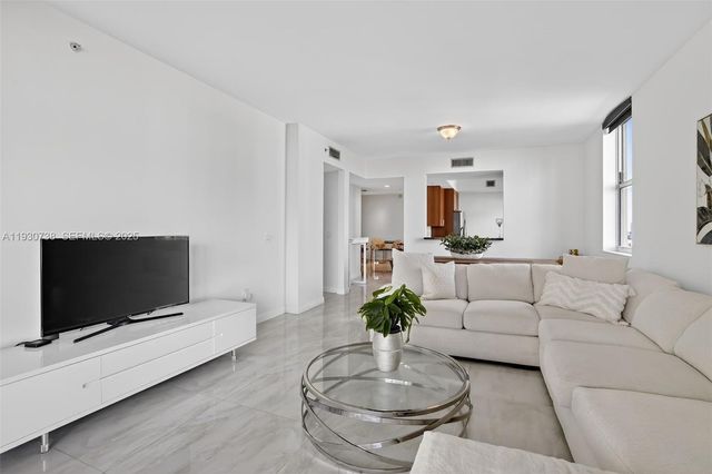 3340 NE 190th St 1101, Aventura, FL 33180