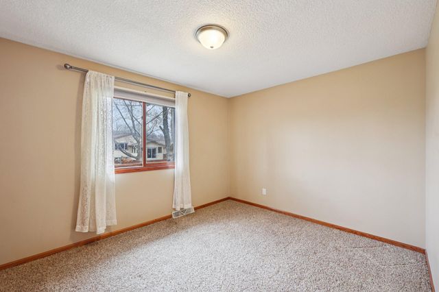 11940 Pennsylvania Avenue N, Champlin, MN 55316