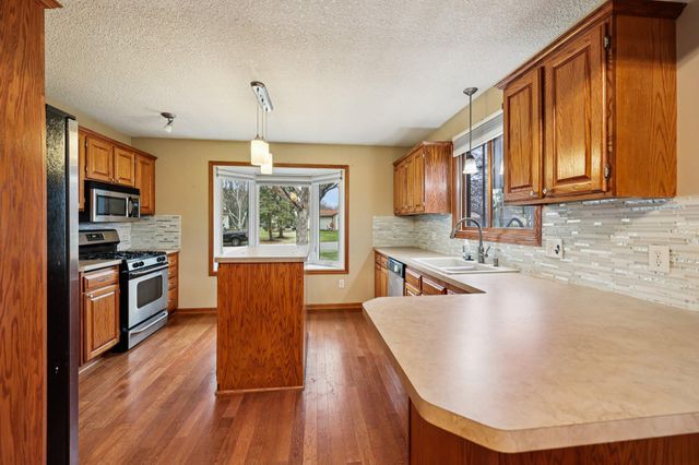 11940 Pennsylvania Avenue N, Champlin, MN 55316