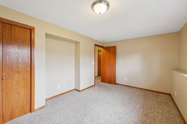 11940 Pennsylvania Avenue N, Champlin, MN 55316