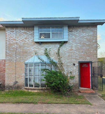 7151 Chasewood Drive, Houston, TX 77489