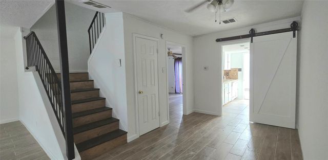 7151 Chasewood Drive, Houston, TX 77489