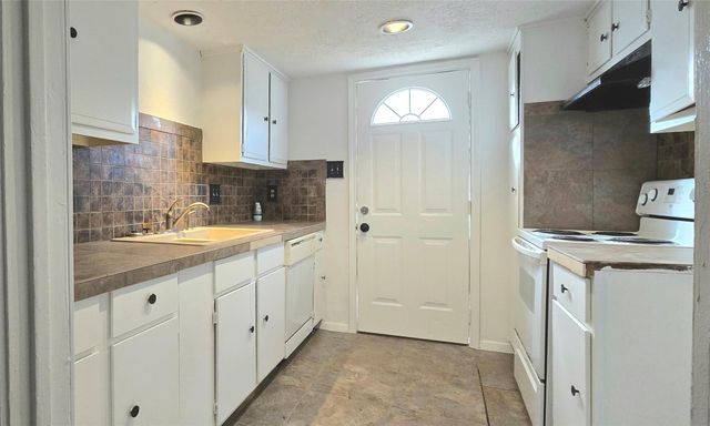 7151 Chasewood Drive, Houston, TX 77489