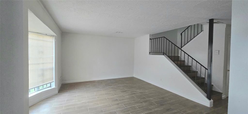 7151 Chasewood Drive, Houston, TX 77489