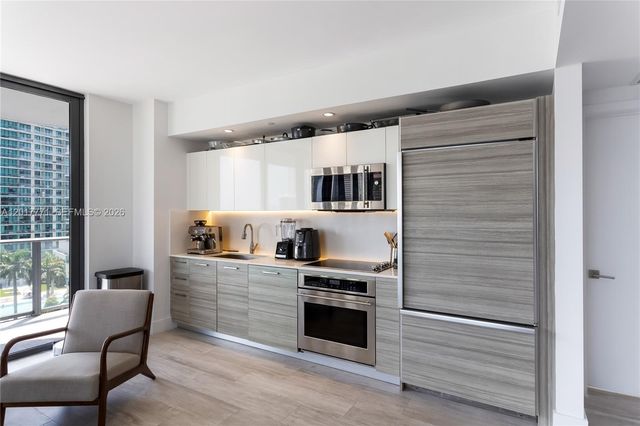 121 NE 34th St 1204, Miami, FL 33137