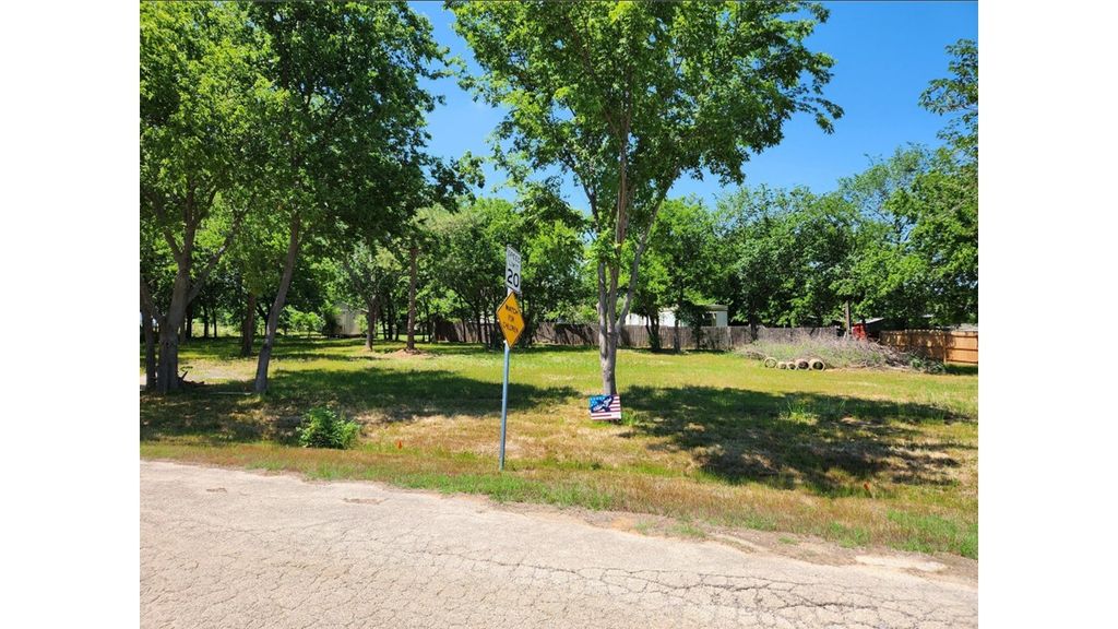 4251 Thousand Oaks Drive, Argyle, TX 76226 — photo 3
