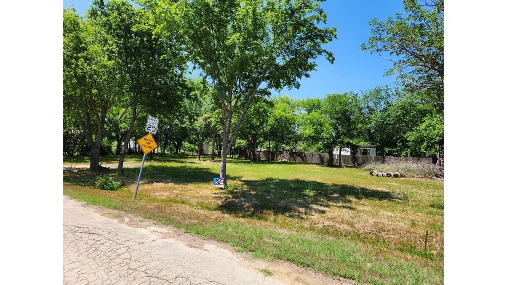 4251 Thousand Oaks Drive, Argyle, TX 76226 — photo 4