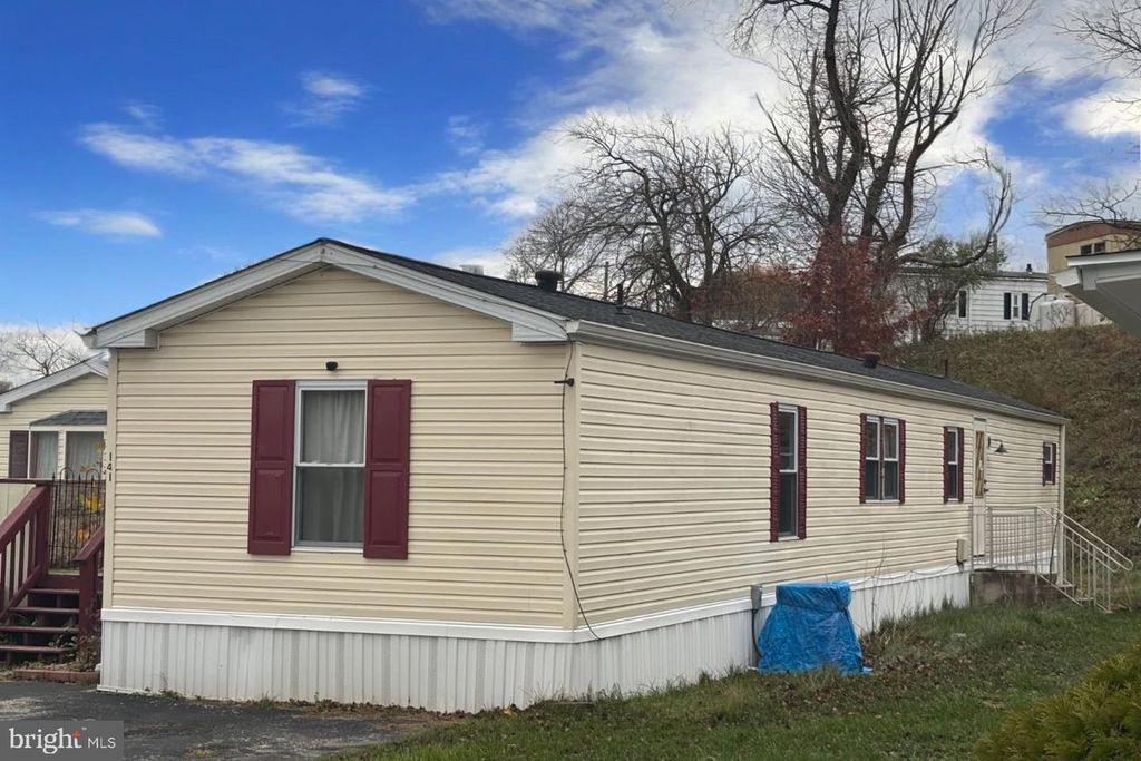 141 PENN DR, Coatesville, PA 19320