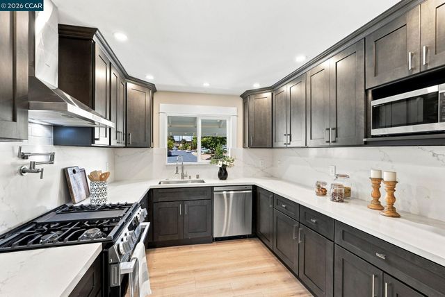 2225 Meadowlark St, San Pablo, CA 94806