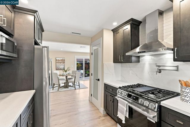 2225 Meadowlark St, San Pablo, CA 94806