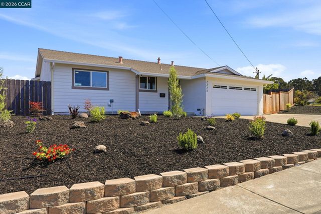 2225 Meadowlark St, San Pablo, CA 94806