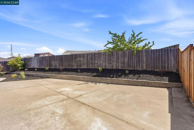 2225 Meadowlark St, San Pablo, CA 94806
