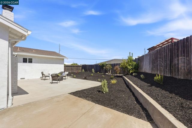 2225 Meadowlark St, San Pablo, CA 94806