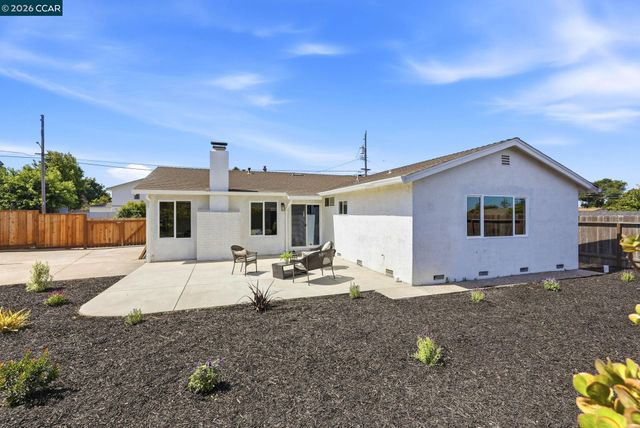 2225 Meadowlark St, San Pablo, CA 94806