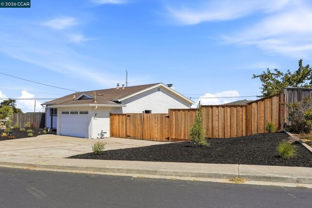 2225 Meadowlark St, San Pablo, CA 94806