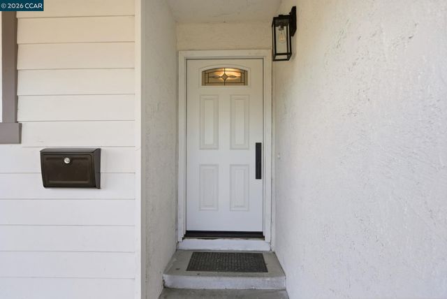 2225 Meadowlark St, San Pablo, CA 94806