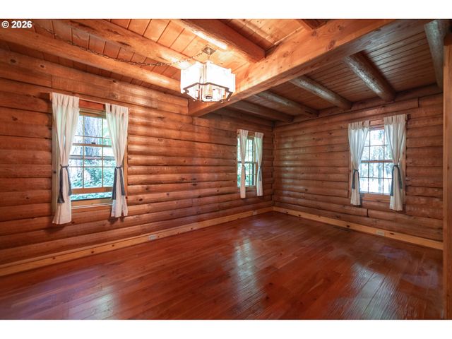 16351 S HATTAN Rd, Oregon City, OR 97045