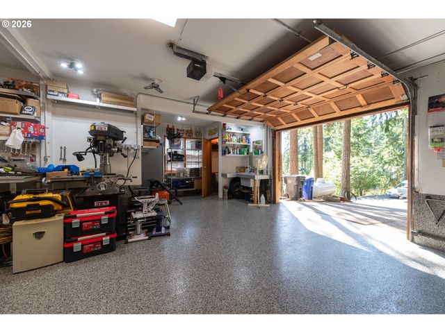 16351 S HATTAN Rd, Oregon City, OR 97045