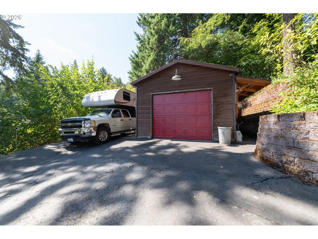 16351 S HATTAN Rd, Oregon City, OR 97045