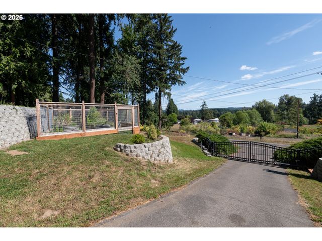 16351 S HATTAN Rd, Oregon City, OR 97045