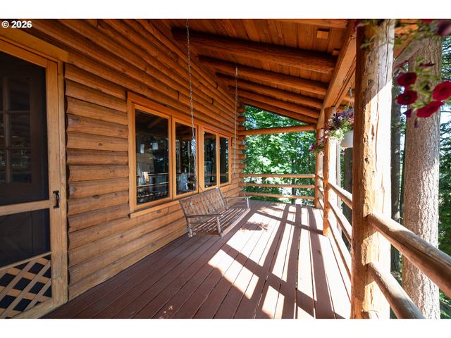 16351 S HATTAN Rd, Oregon City, OR 97045