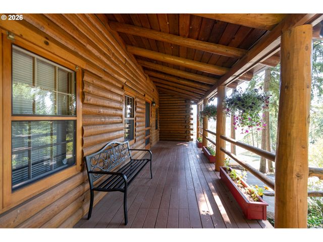 16351 S HATTAN Rd, Oregon City, OR 97045