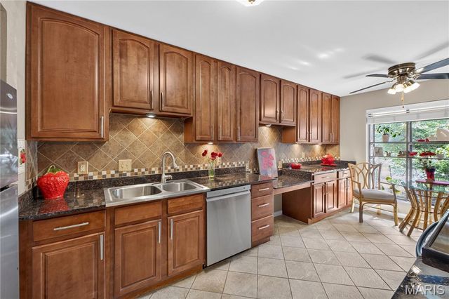 1706 Thorny Briar Drive, Creve Coeur, MO 63146
