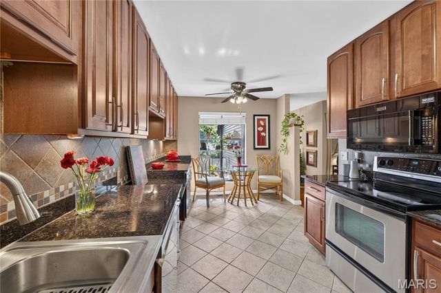 1706 Thorny Briar Drive, Creve Coeur, MO 63146