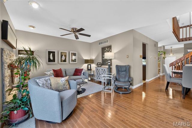 1706 Thorny Briar Drive, Creve Coeur, MO 63146