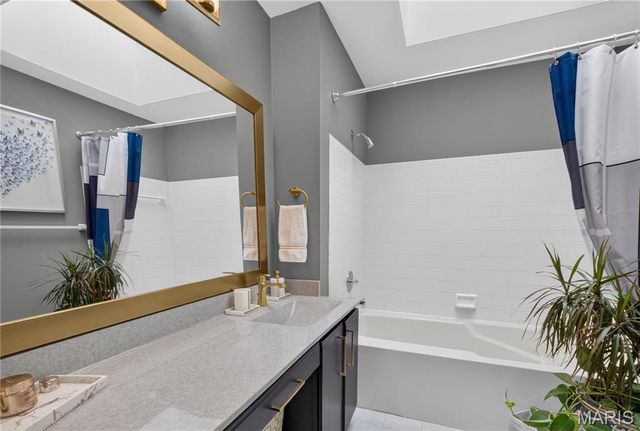 1706 Thorny Briar Drive, Creve Coeur, MO 63146