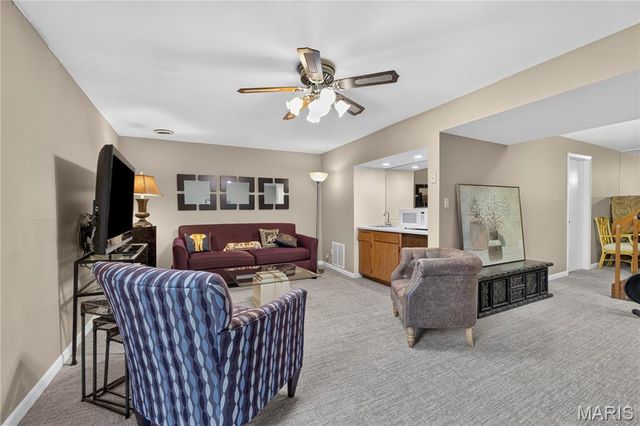 1706 Thorny Briar Drive, Creve Coeur, MO 63146